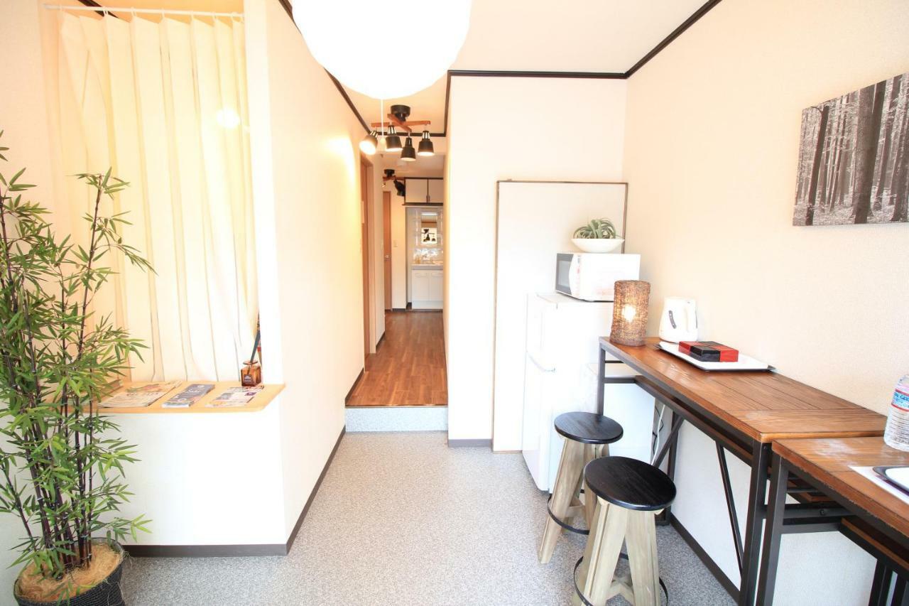 Ten With Japanese Sake Bar Hostel *